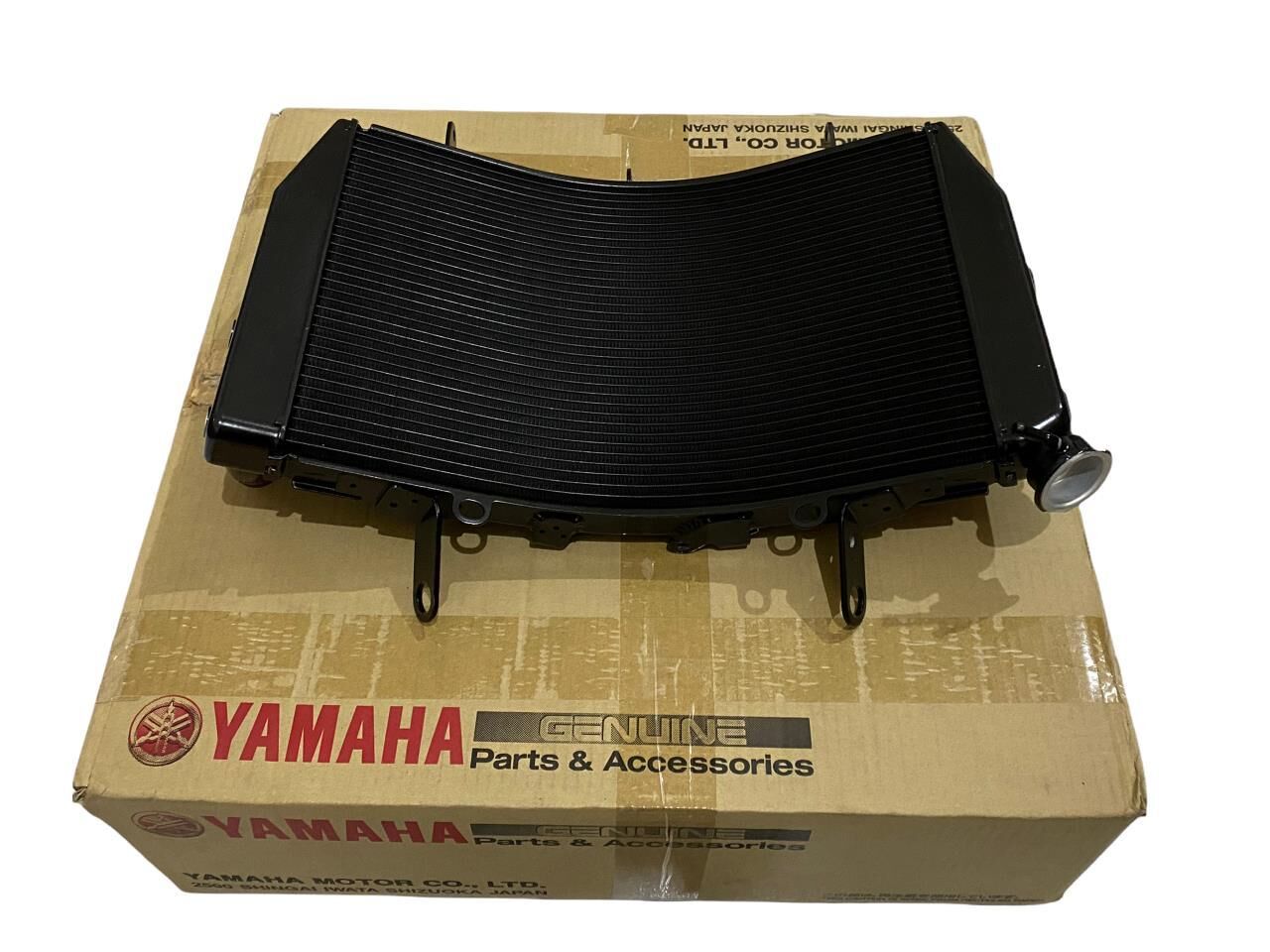 YAMAHA YZF R6 RADYATÖR ORJİNAL KIRLANGIÇ KASA