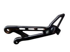 YAMAHA RX 135 KİNG SOL ARKA BASAMAK BRAKET SİYAH ORJİNAL