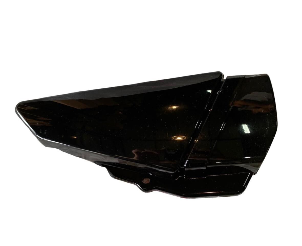 YAMAHA RX 135 KİNG AKÜ KAPAK SİYAH SAĞ YENİ MODEL ORJİNAL