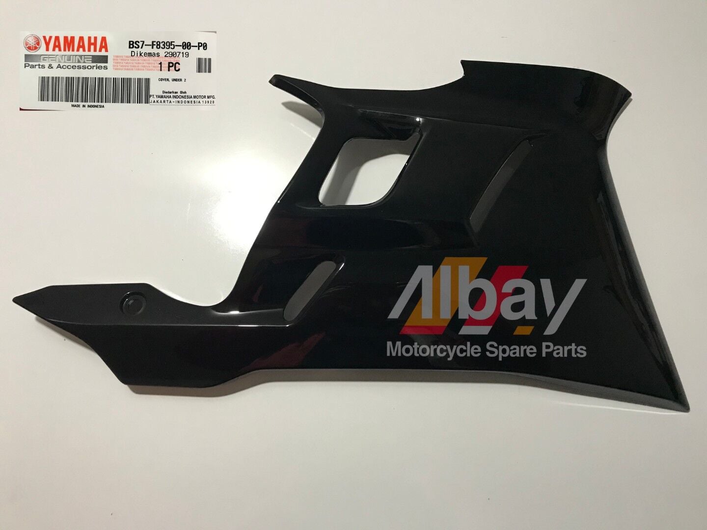 YAMAHA YZF R25 2019 ALT KAPAK 2 SAĞ PARLAK SİYAH ORJİNAL