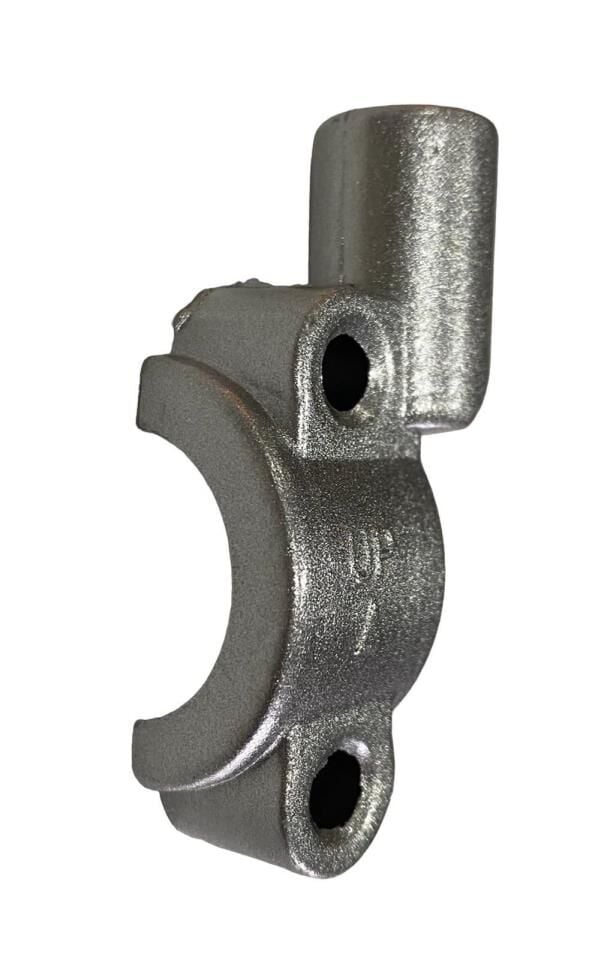 YAMAHA CRYPTON C8 SAĞ AYNA BAĞLANTI BRAKETİ 2010-2015