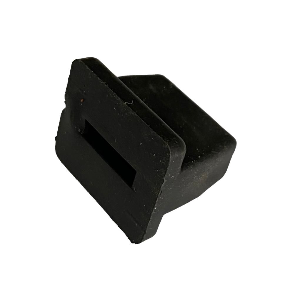 YAMAHA YBR 125 AKÜ KAPAK GEÇME LASTİK ADET 2004-2016