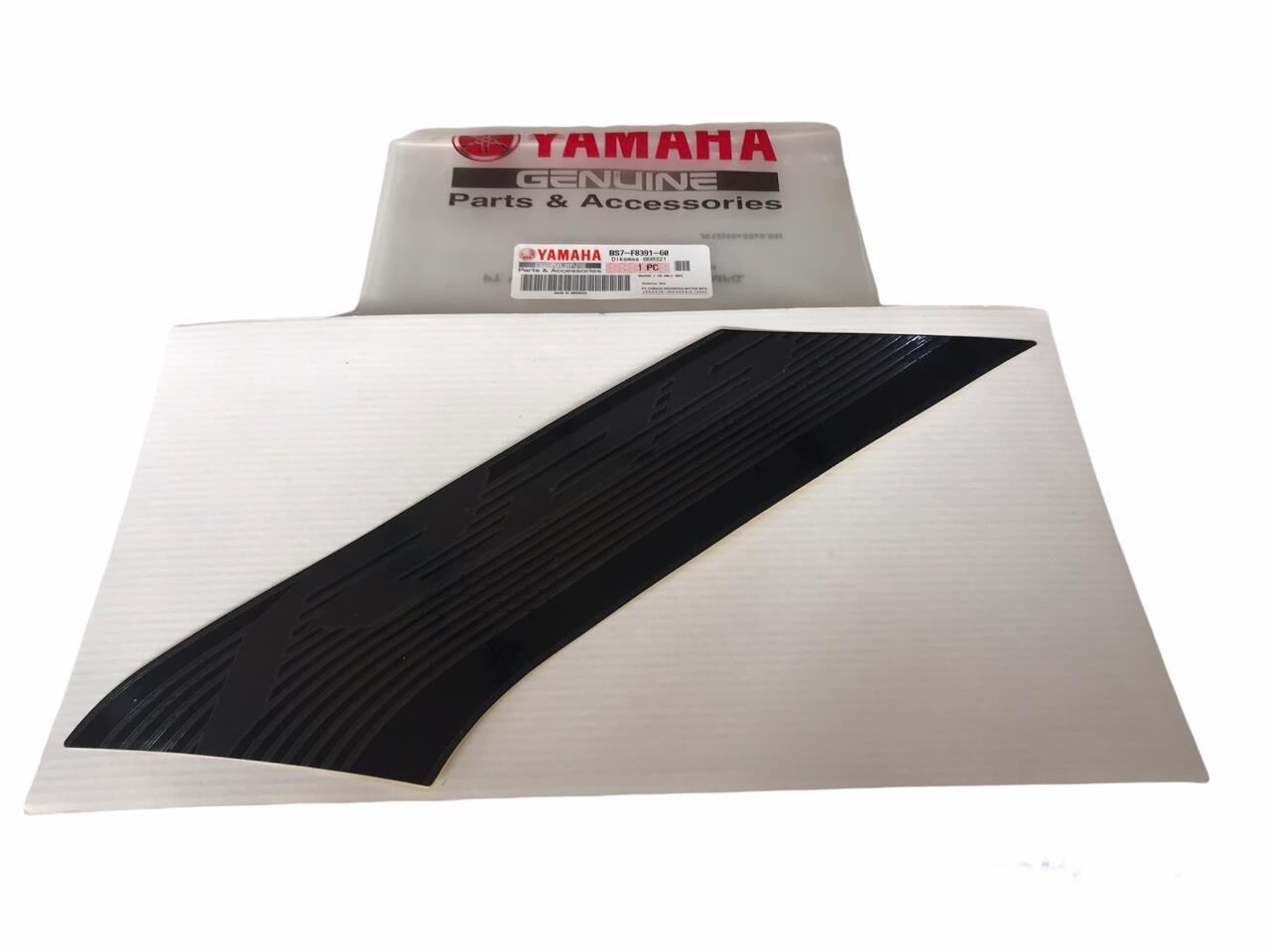 YAMAHA YZF R25 PANEL 1 ETİKET SOL MAT SİYAH 2020