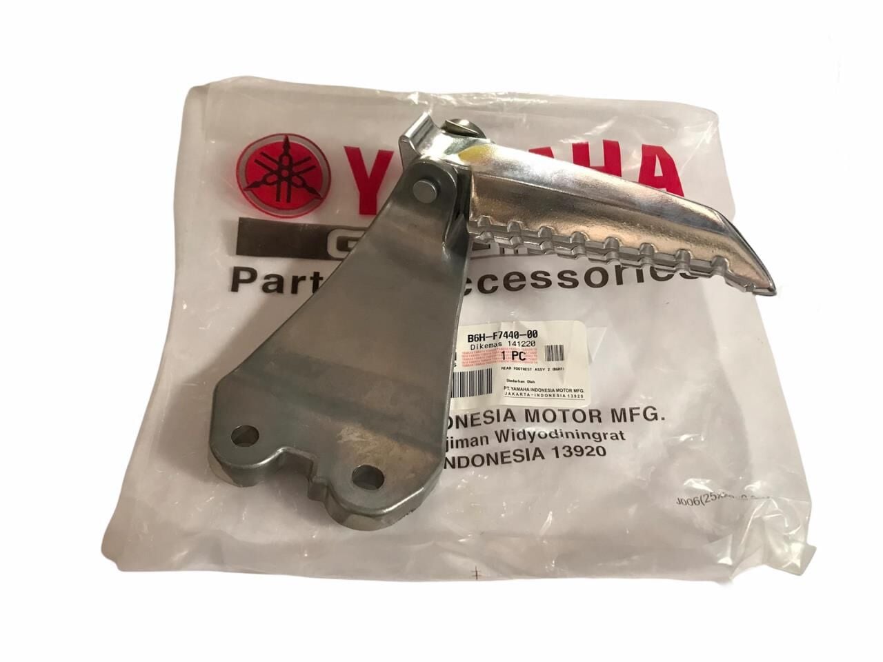 YAMAHA NMAX 125 155 ARKA BASAMAK VE BRAKETİ KOMPLE SAĞ ORJİNAL 2021-2022