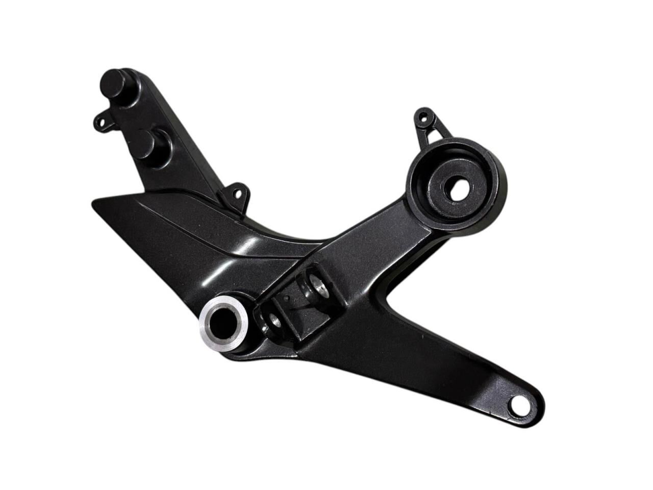 TVS APACHE RTR 200 SÜRÜCÜ ÖN BASAMAK BRAKET SAĞ ORJİNAL