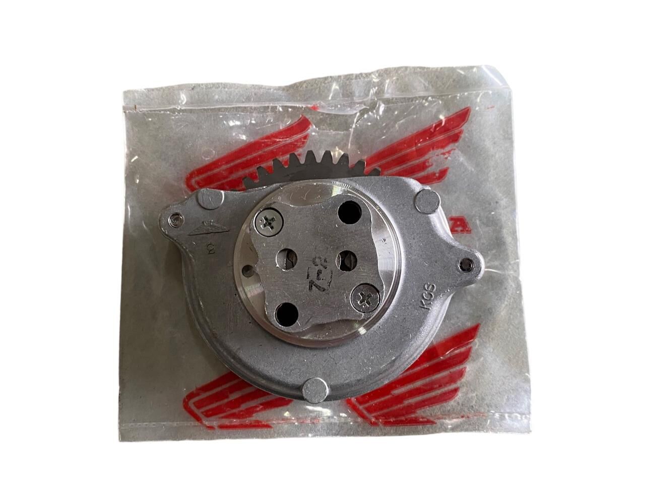 HONDA TİTAN 125 YAĞ POMPASI ORJİNAL 1996-2000