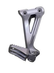 MONDİAL RX3İ EVO ARKA BASAMAK VE BRAKET SAĞ