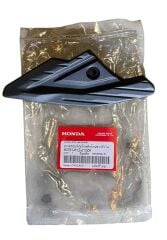 HONDA PCX 125 ARKA SAĞ BASAMAK PLASTİK BASAMAK İÇ ORJİNAL 2021-2024